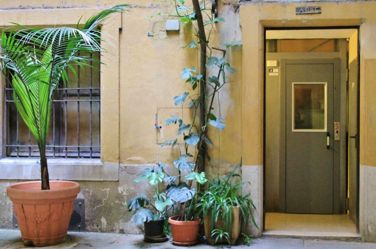 Roman Central House ภายนอก รูปภาพ